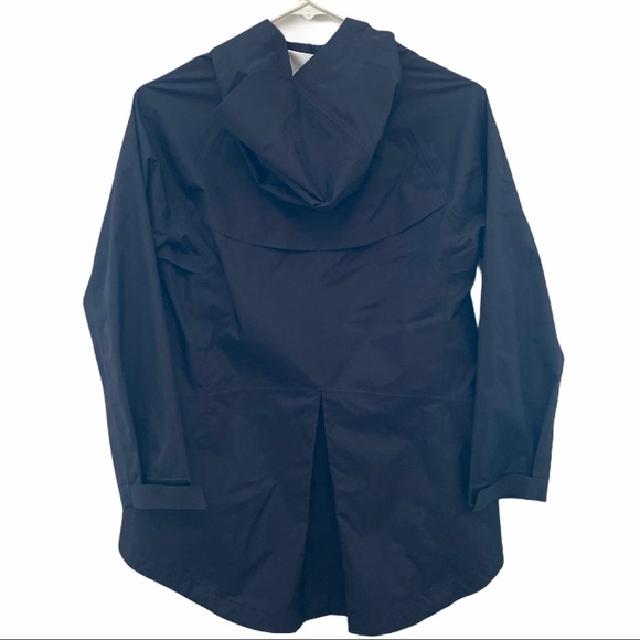 NIKE Girls Sportswear Rain/Wind Jacket - Picture 3 of 8